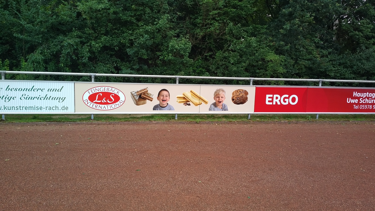 Bandenwerbung (1) L&S Feingebäck