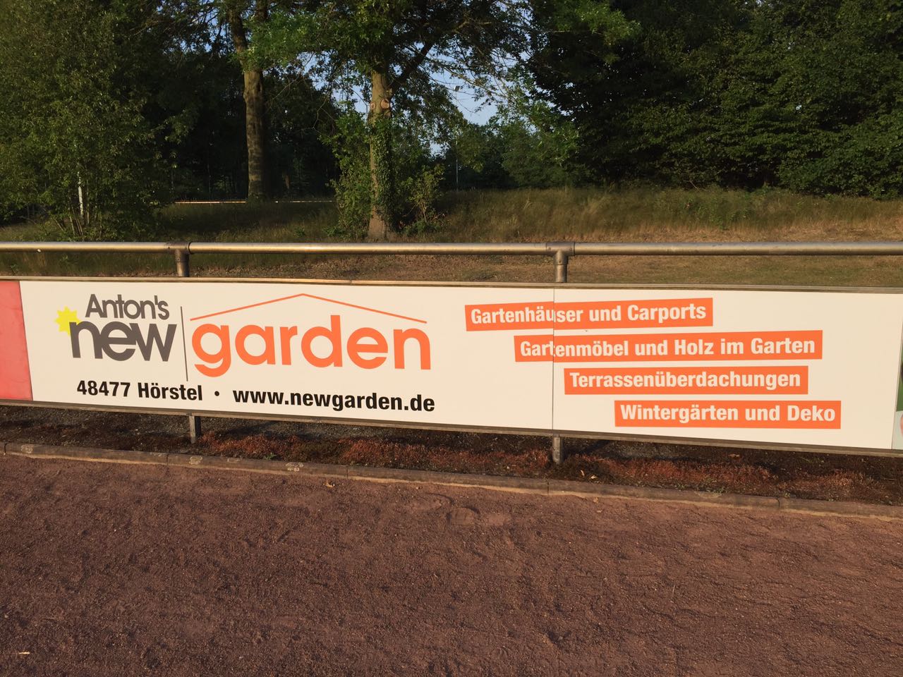 Bandenwerbung Anton's New Garden