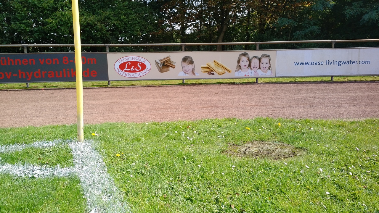 Bandenwerbung L&S Feingebäck