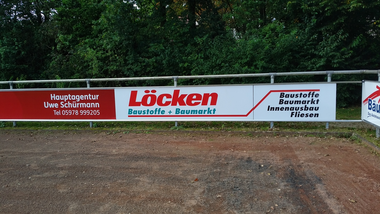 Bandenwerbung Löcken Baustoffe & Baumarkt