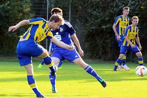 Michael Schütte-Bruns (l.) ist mit Brukteria in der Kreisliga B-2 auf Erfolgskurs